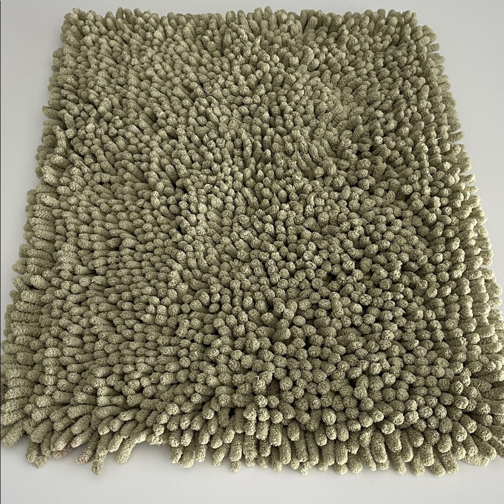Plush Chenille Olive Green Bath Rug
17-1/2”x17”
